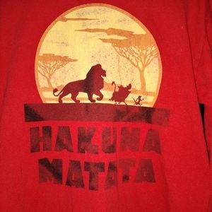I am selling a long sleeve Hakuna Matata shirt! Size medium. In great condition!
